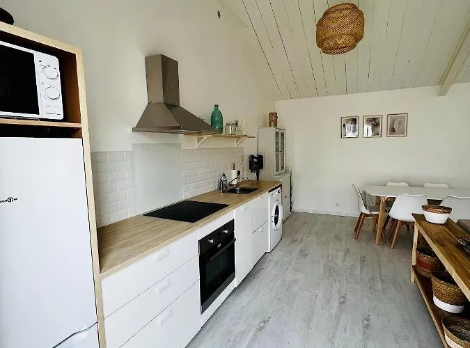 Parenthese Insulaire *