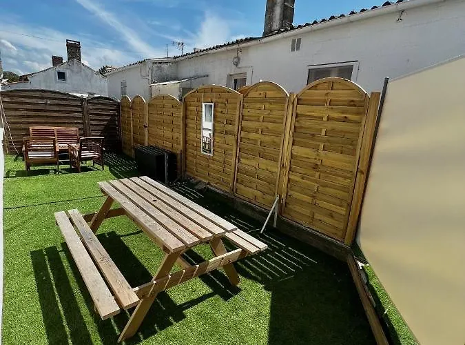 Parenthese Insulaire *